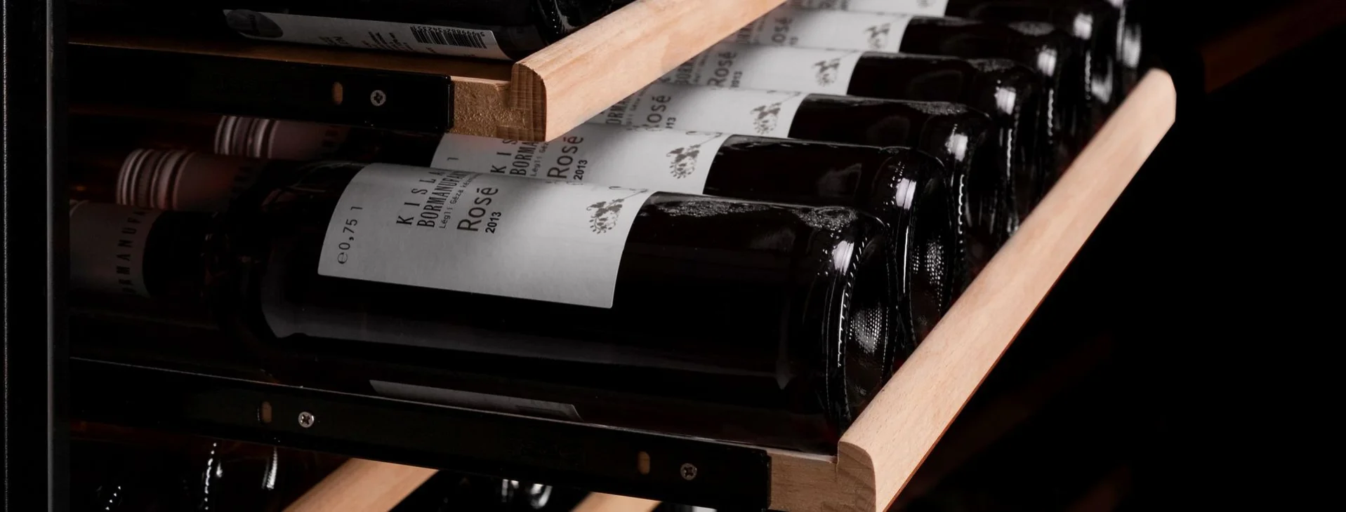 TELESKOPISCHE HOLZREGALE